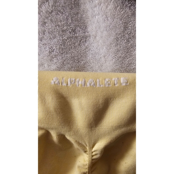 Yellow Leggings - Picture 4 of 5